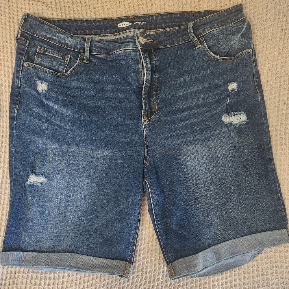 Old navy women's plus Bermuda shorts
